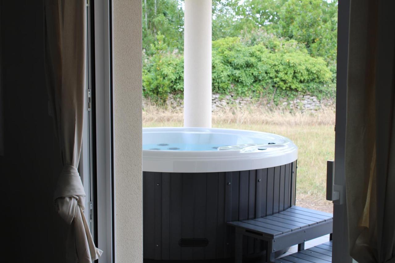 Gîte Lou, Gîte famille et bien être avec jacuzzi Fontenay-le-Comte Exterior foto